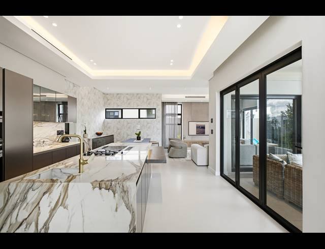 4 BEDROOM HOUSE FOR SALE IN LONEHILL